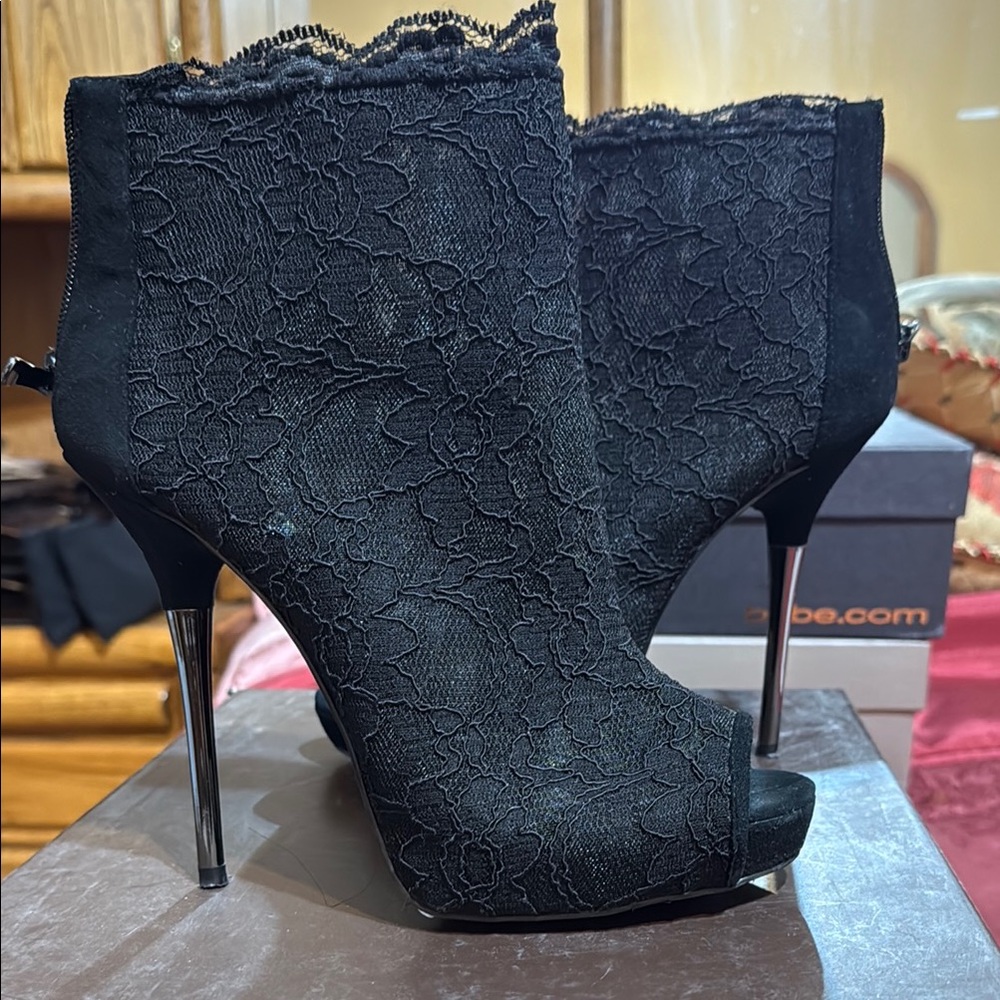 Elegant Black Lace Ankle Boots